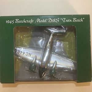 1945 Beechcraft Model D18S, Special Edition, Diamond Shamrock “Twin Beech”